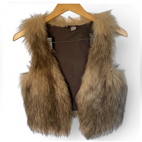 H&M Jackets & Blazers - Brown Faux Fur Vest from H&M Size 6